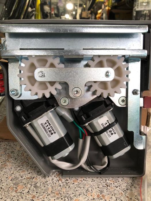 Электро привод на бокавую дверь