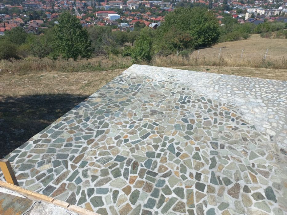 Amenajări Curți și Grădini | Pavaje și Piatră Naturală | Lucrări de Calitate