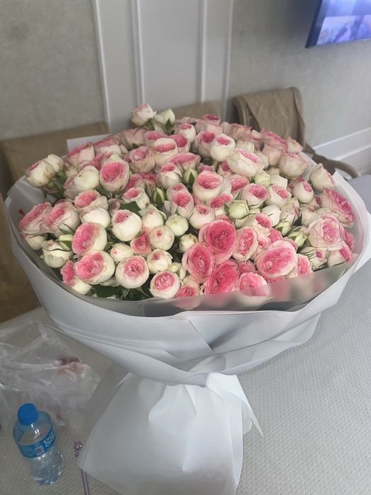 Букет из кустовых роз