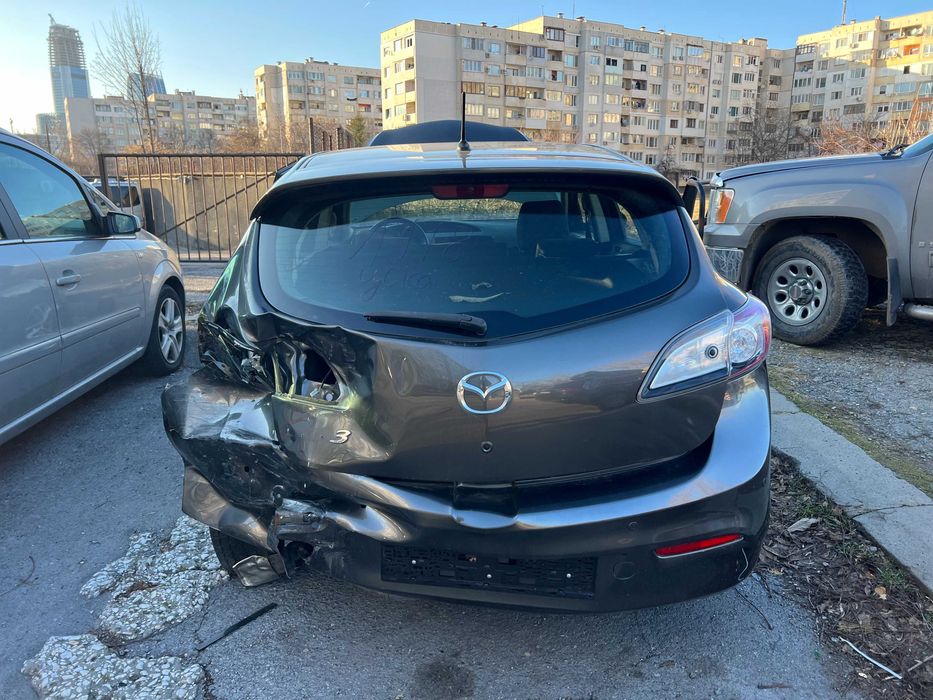 ЦЯЛА Mazda 3 2011г. 2.0 150к.с.  бензин