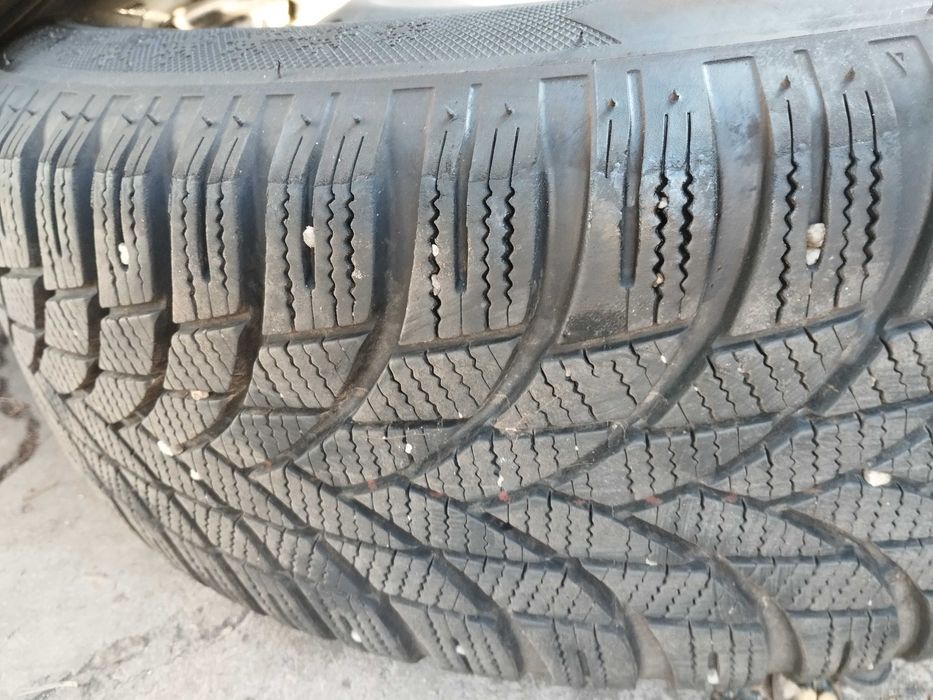 Комплект гуми с джанти Lassa 205/60 R16 – Отлично състояние!