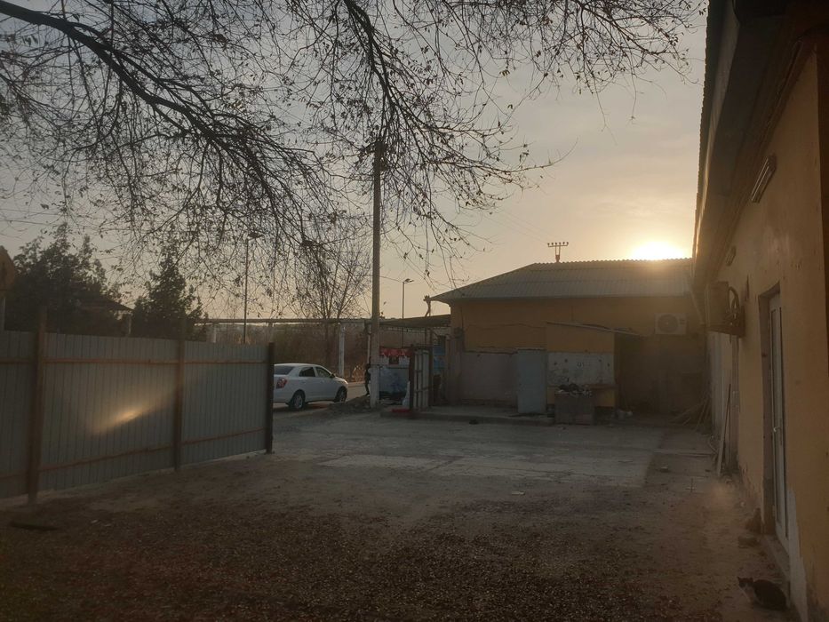 Нотурар бино келишилган нархда сотилади 400м/2