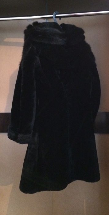 Продается шуба полунорка-полумутон  с капюшоном