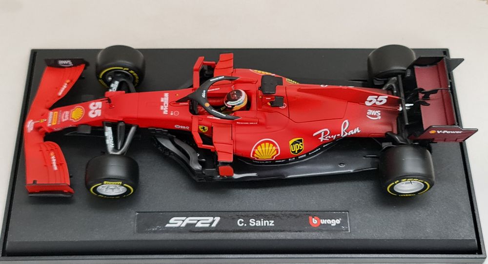 FERRARI SF21 C. Sainz Bburago 1:18
