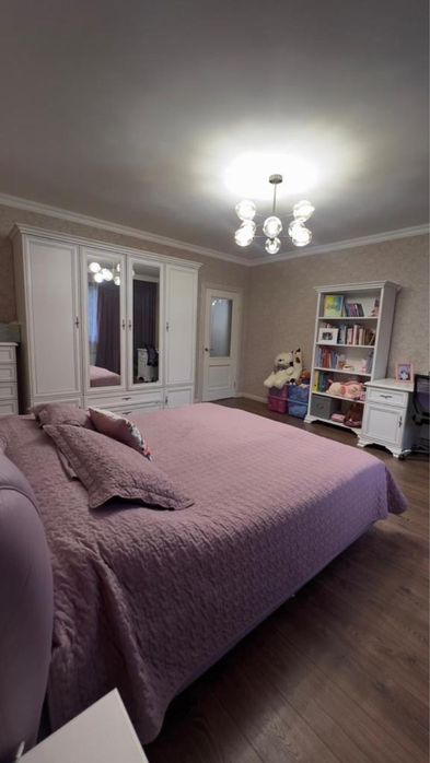 Продам спальный гарнитур