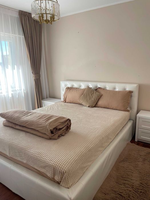 Inchiriez apartament 4 camere, Faleza Nord strada Unirii