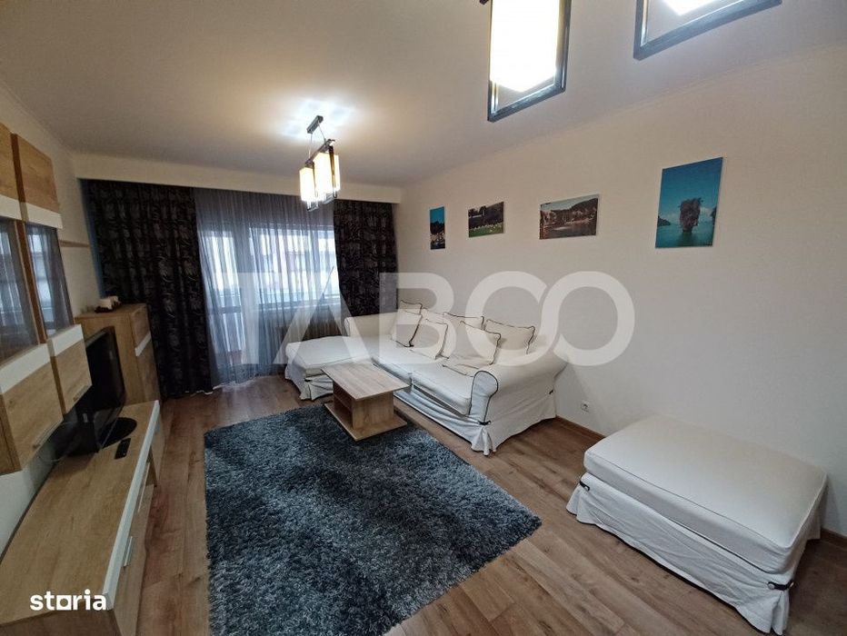 Apartament spatios cu 3 camere si 2 bai plus balcon in zona Central