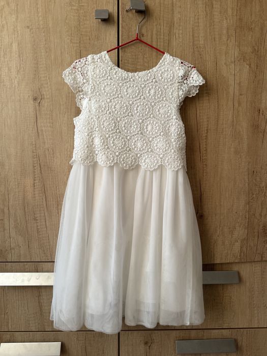 Белое платье