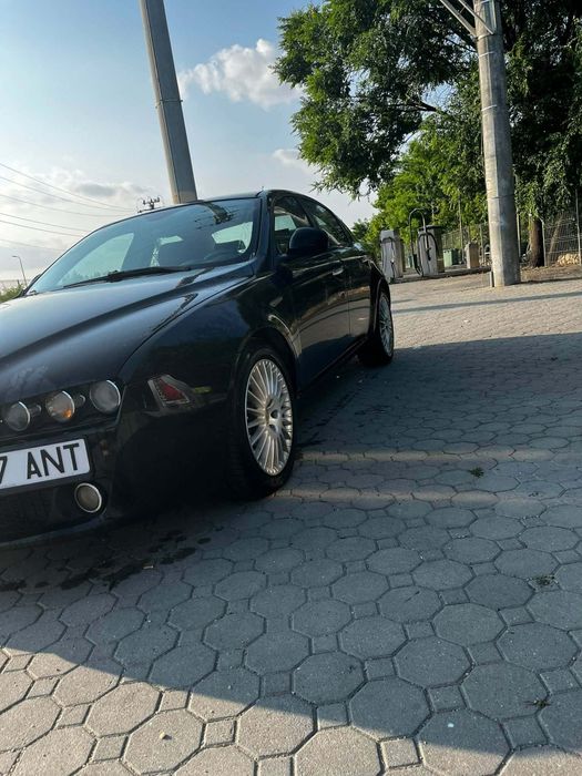 Vând alfa romeo 159