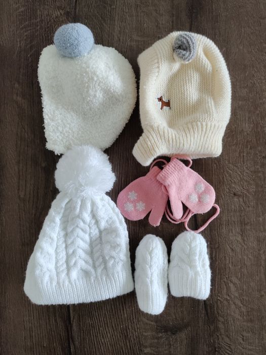 Бебешки зимни шапки и ръкавици 6-12 мес
