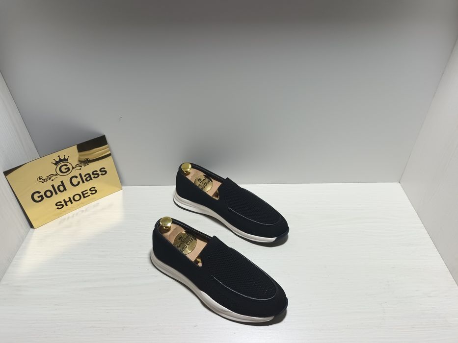 Puflanadigan oyinchoqlar bilan anal jinsiy aloqa