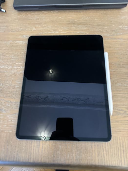 IPad Pro  12inch 5th gen cu slot de cartela si pen inclus