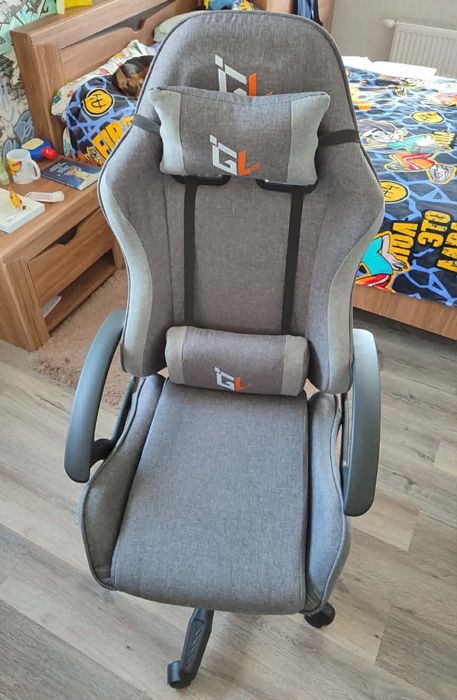 Ергономичен геймърски офис стол с лумбална и шийна опора – комфорт за