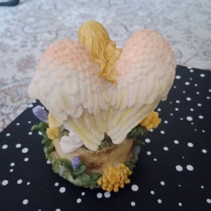 Продам  музыкальную фигуру феи