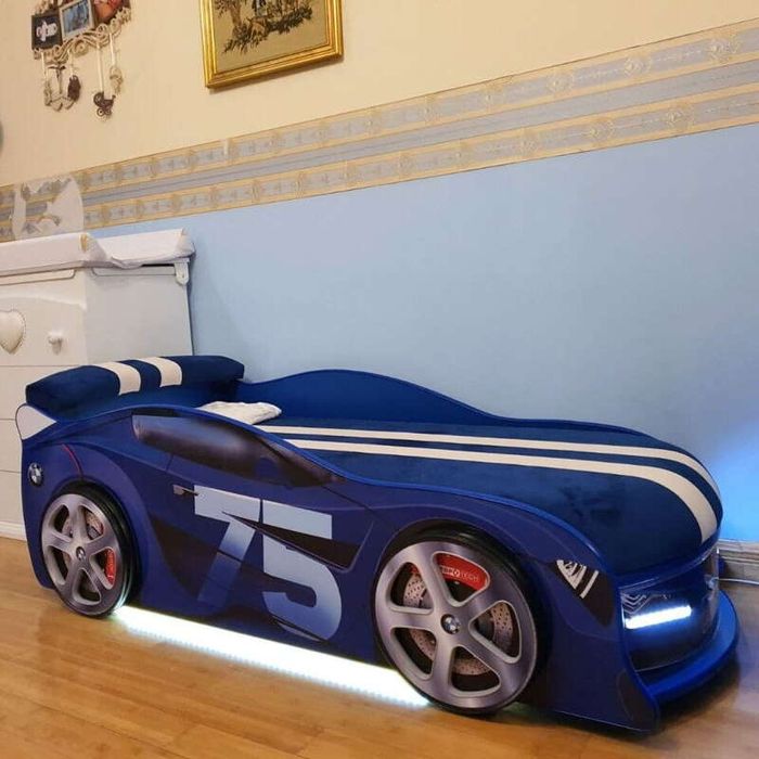 Детская кровать машинка