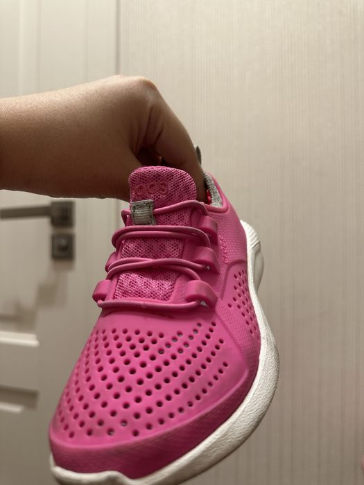 Кроссовки crocs для девочки