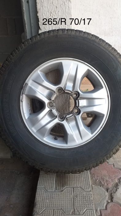 Продам шины с дисками комплекте 265/r70/17