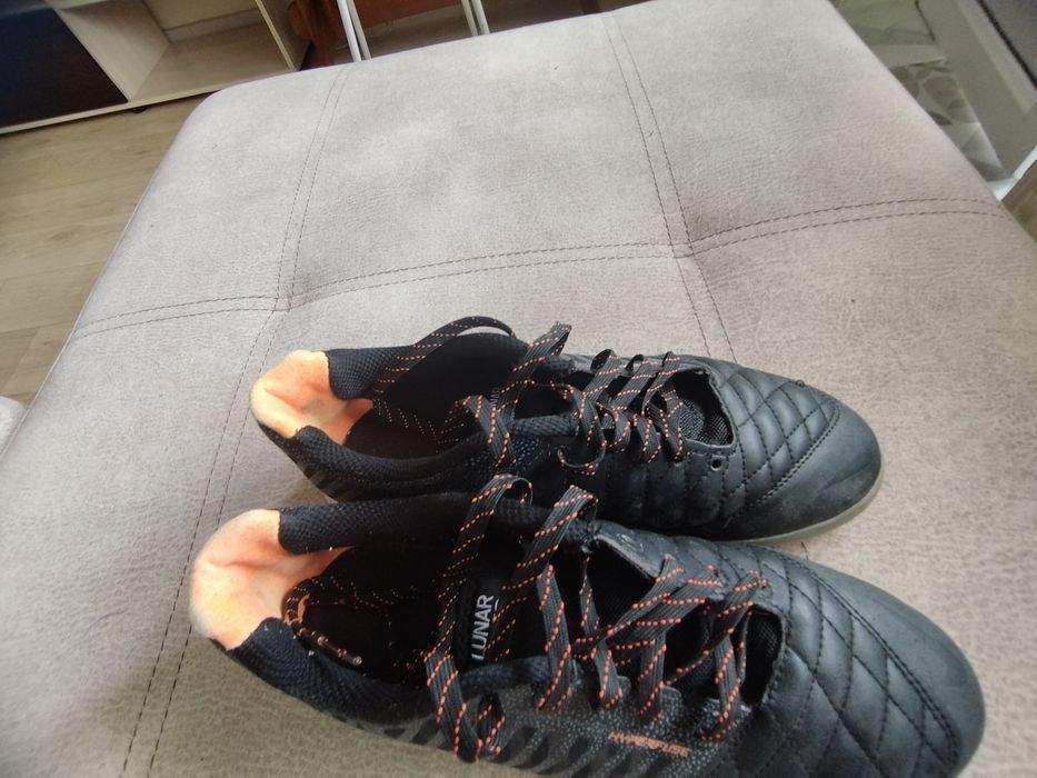 Продаю футзалки.