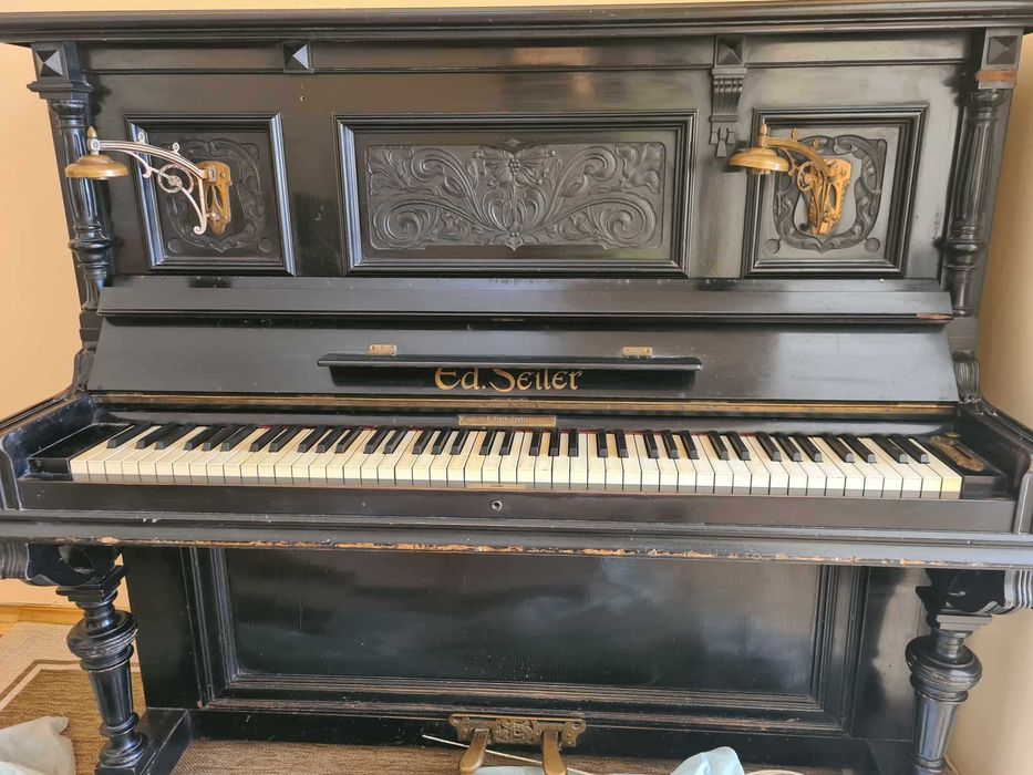 Запазено старинно пиано Ed. Seiler, A. Roeth, Sophia