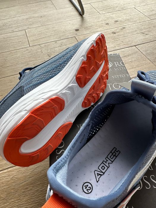 Маратонки 41-42р  оригинал чисто нови