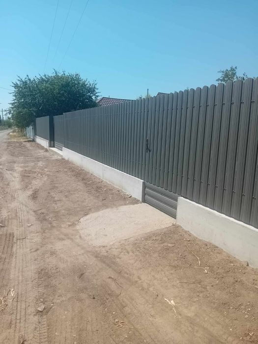 Construim garduri din sipca metalica, tabla cutata, plasa bordurata