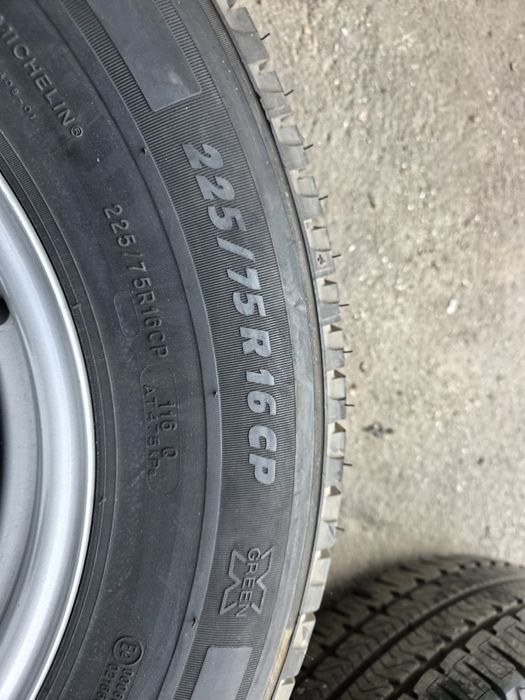 Michelin agilis camping 225.75.16 нови