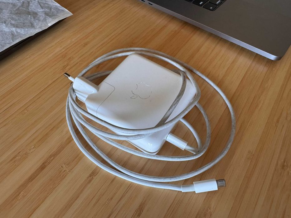 MacBook Pro 16” 2019 i9 / 32GB / 1TB + Windows 11