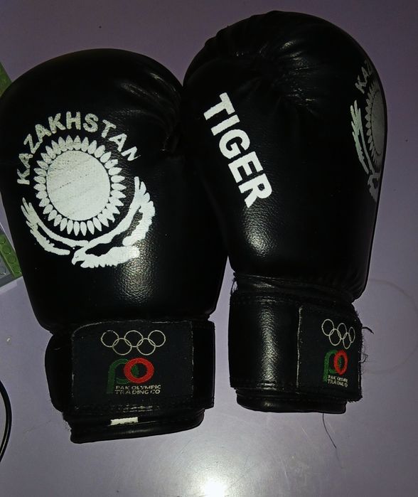 Боксёрские перчатки