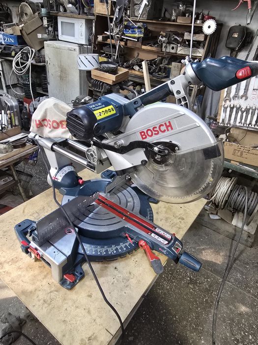 Торцовочная пила Bosch GCM 12 SD