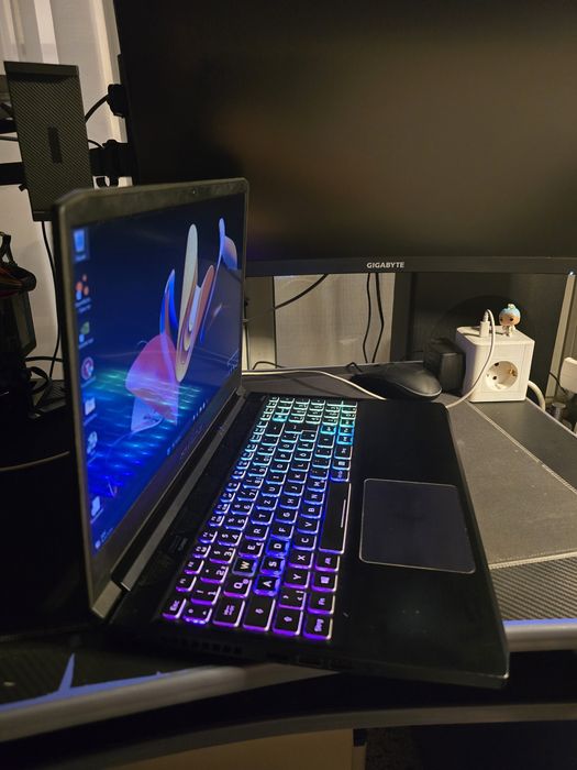 САМО ДНЕС!!! 380€ Acer Predator Triton 300 (PT315-52) | i5-10500H | RTX 2060 | 120Hz