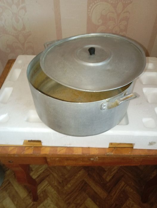 Продам аллюминовую кастрюлю