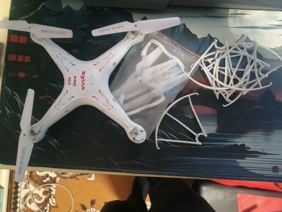 Продам Квадрокоптер syma x5c