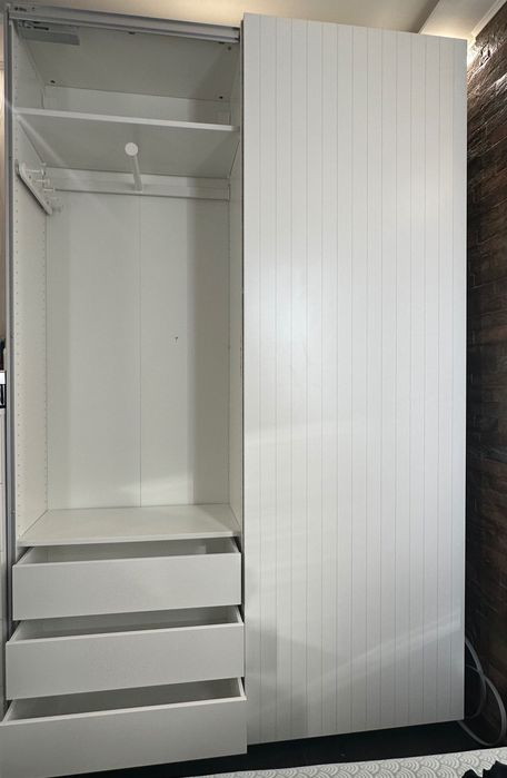 Гардероб с плъзгащи врати