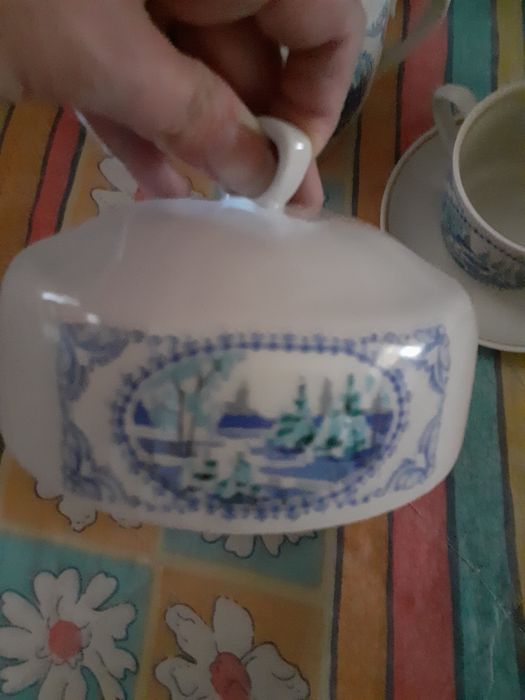 Кухонный сервиз на 6 персон.