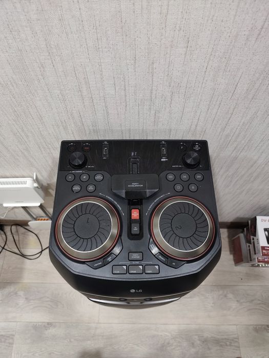 Мощная колонка LG OK85
