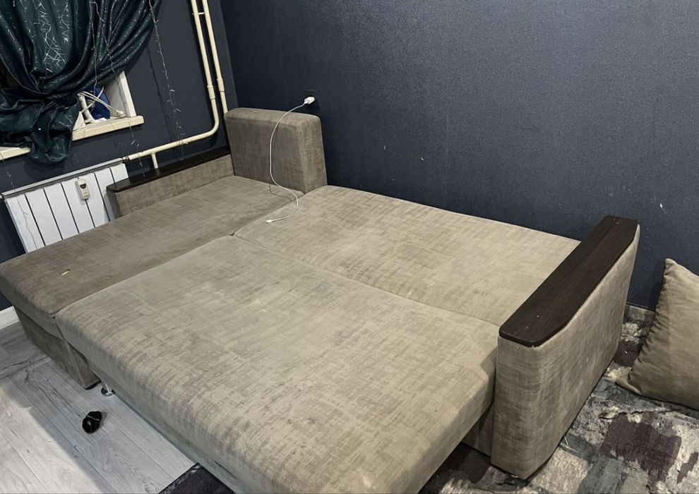 Продам диван угловой