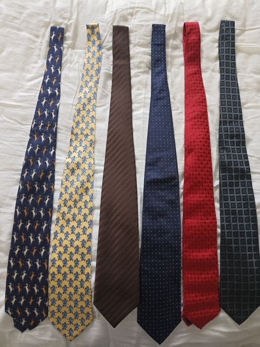 Cravata nouă de firmă