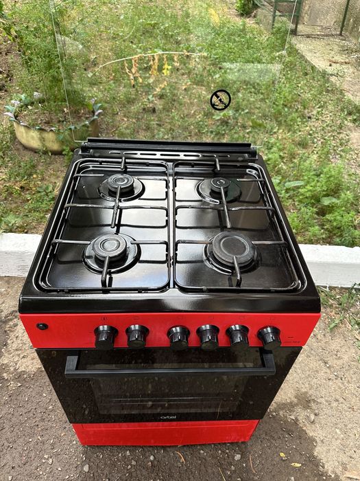 Продам газ плиту