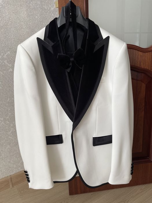 Продам костюм