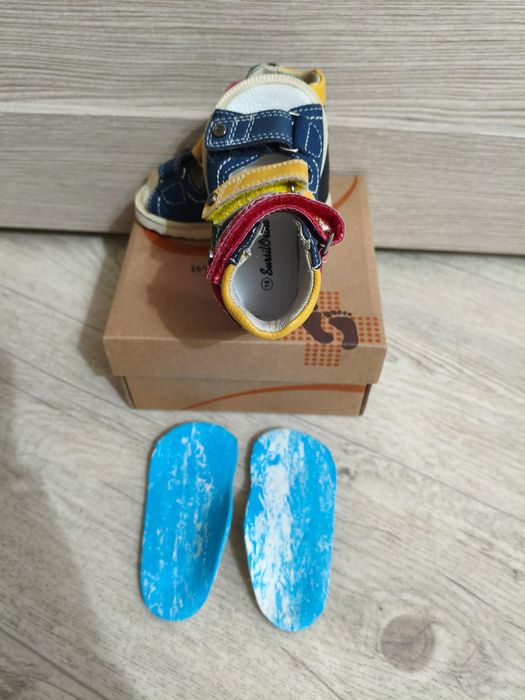 Продам ортопедические сандали.