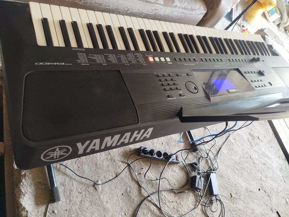 Синтезатор Yamaha PSR EW 400