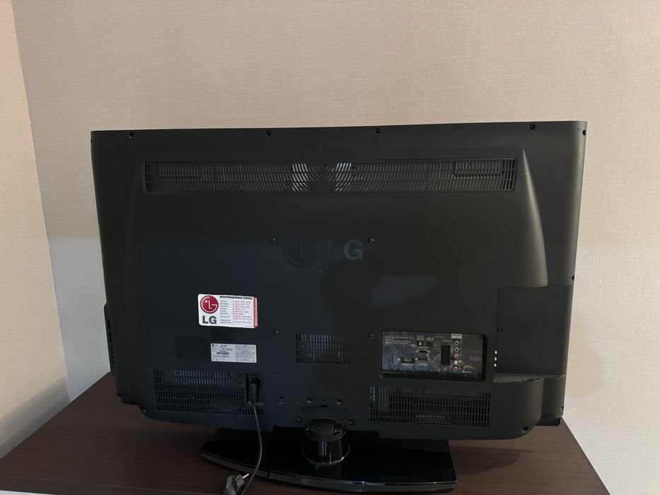 Телевизор  LG 42