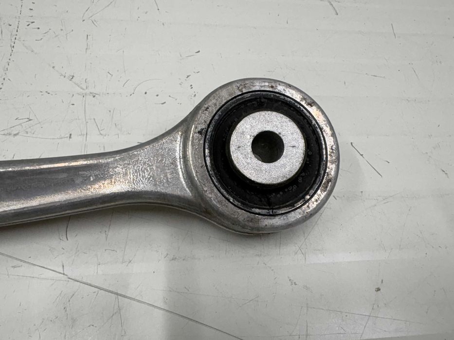 Заден ляв долен носач / Заден десен долен носач БМВ М2 М3 М4