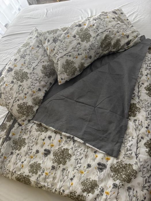 Vând lenjerii pat noi de 2 persoane cu cearceaf cu elastic