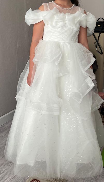 Платье белое для девочки