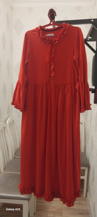 Платья красная женская