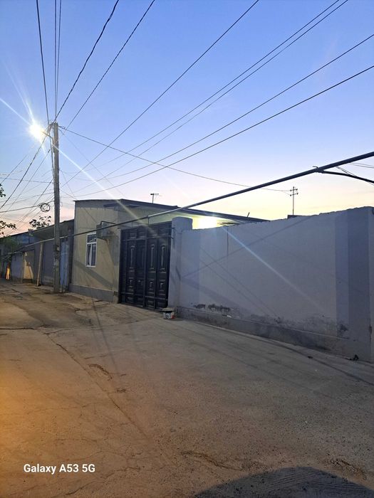 Uchaska sotiladi Yashnabod tumani Muxtor Ashrafiy Gijduvon ko'chasi.