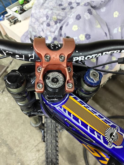 Вилка rockshox boxxer r2c2