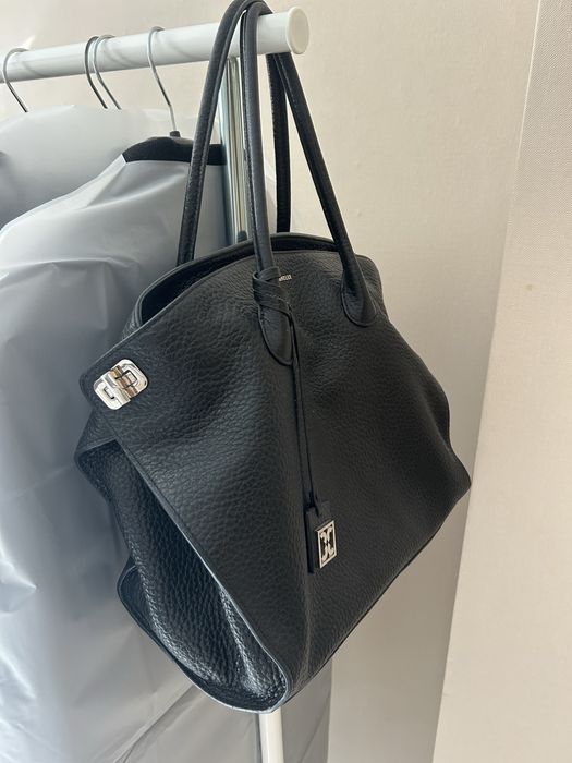 Чанта черна естествена кожа Coccinelle