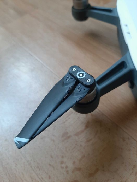 Классный мини-дрон DJI Spark